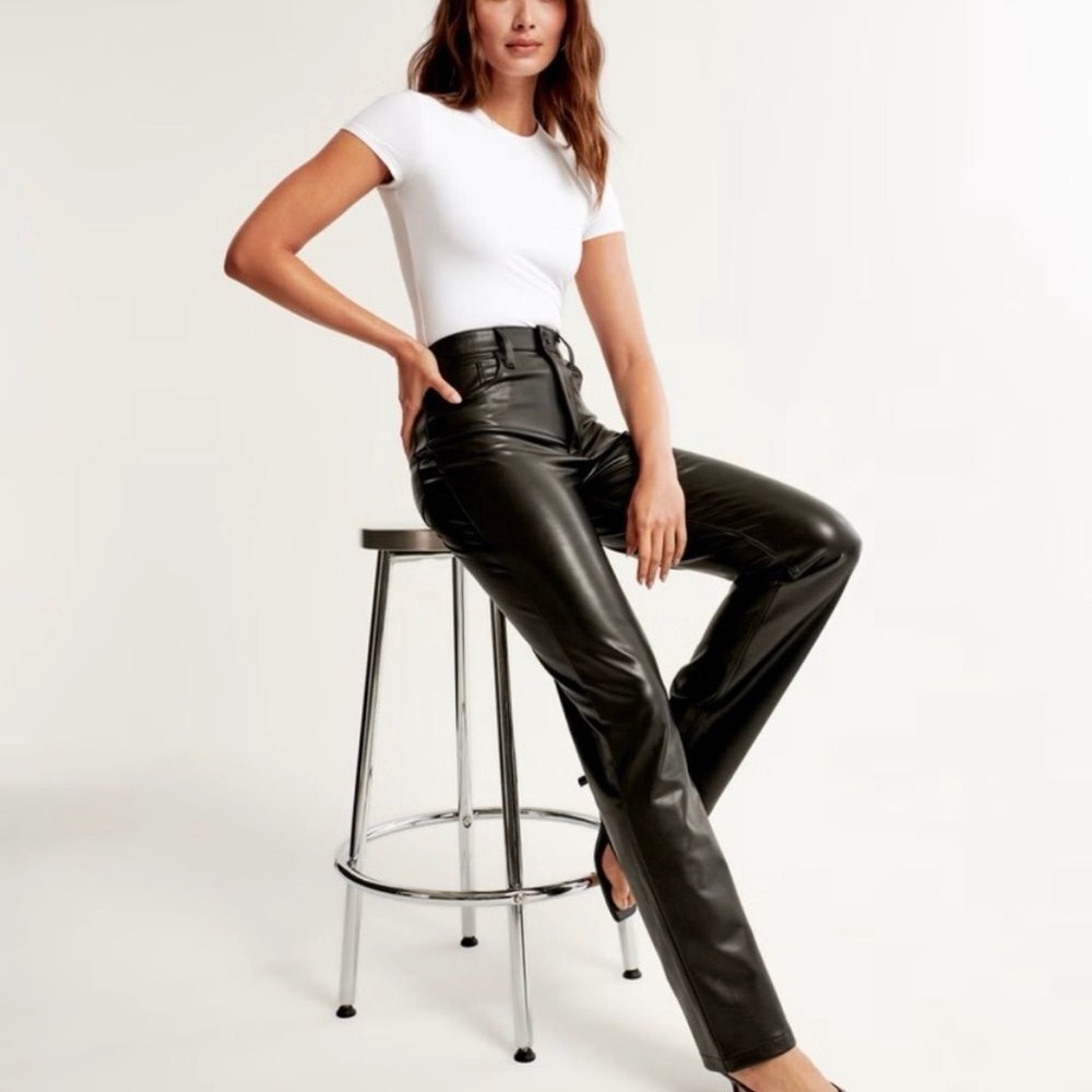 Abercrombie & Fitch 90s Straight Ultra High Rise Vegan Leather Pants Black 26 2R